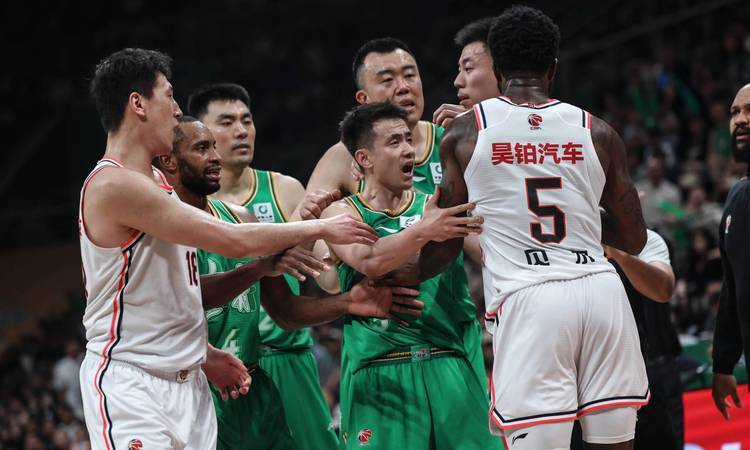辽宁男篮主场告捷，领先优势再度扩大的简单介绍
